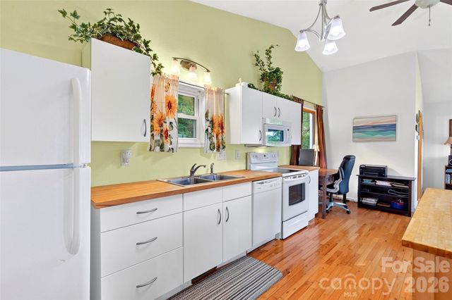 40 E Valley View Drive, Marion, NC 28752