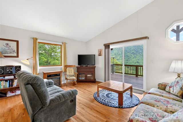 40 E Valley View Drive, Marion, NC 28752