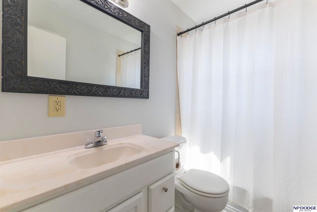 6467 William Street, Omaha, NE 68106