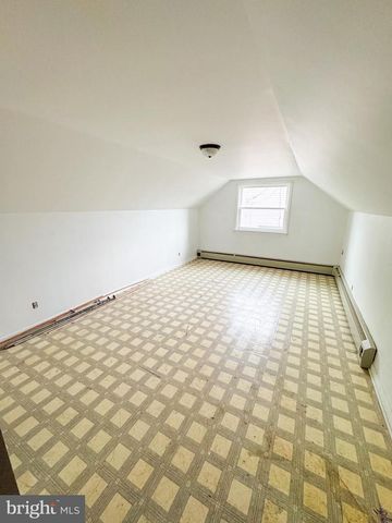 220 W 5TH ST, Lewistown, PA 17044