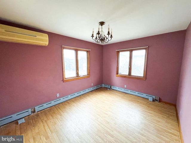 220 W 5TH ST, Lewistown, PA 17044