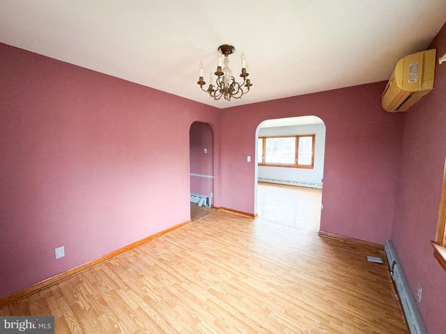 220 W 5TH ST, Lewistown, PA 17044