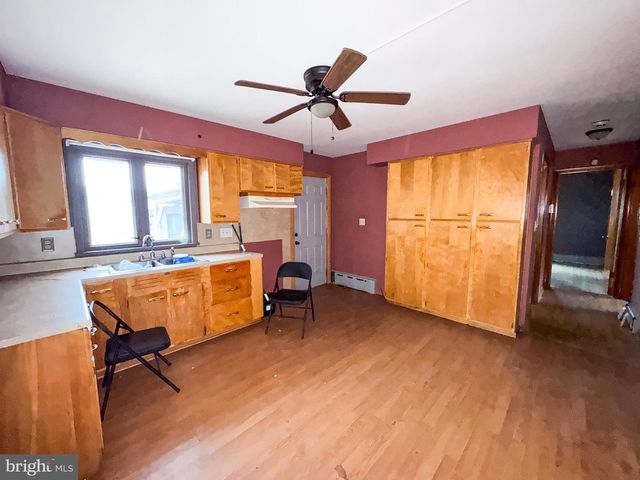 220 W 5TH ST, Lewistown, PA 17044