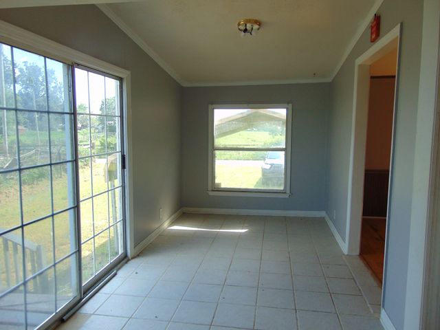 42 Oaks Rd, Ethridge, TN 38456