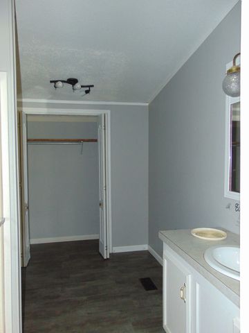 42 Oaks Rd, Ethridge, TN 38456