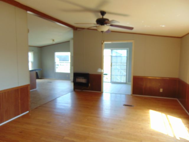 42 Oaks Rd, Ethridge, TN 38456