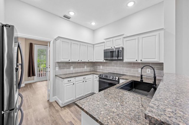 3033 SE Brierwood Place, Stuart, FL 34997