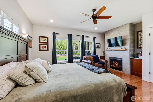 38603 Benchmark Avenue NE, Hansville, WA 98340