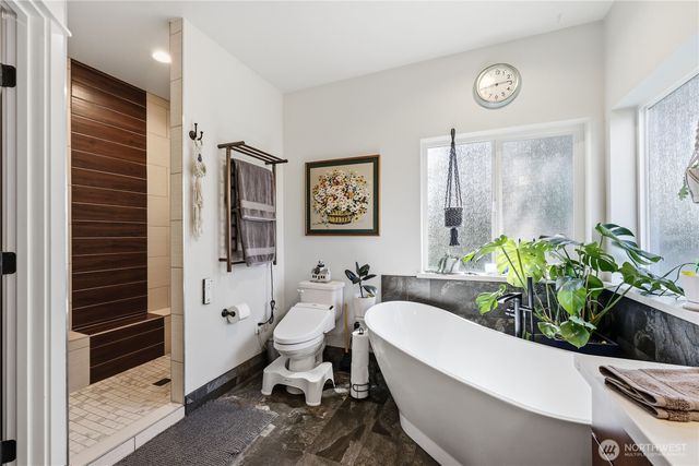 38603 Benchmark Avenue NE, Hansville, WA 98340