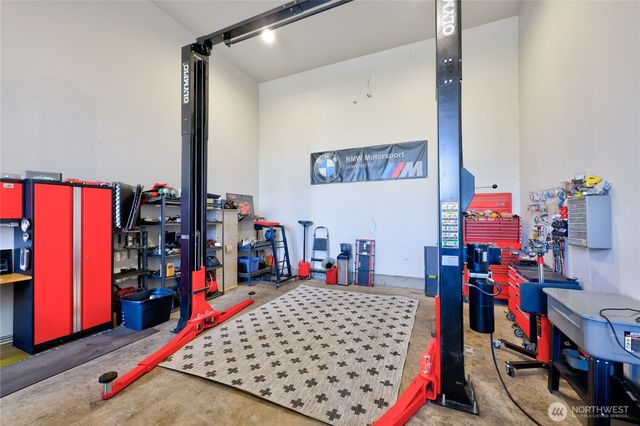 38603 Benchmark Avenue NE, Hansville, WA 98340