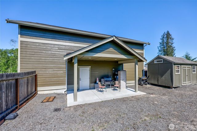 38603 Benchmark Avenue NE, Hansville, WA 98340