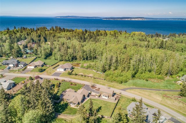 38603 Benchmark Avenue NE, Hansville, WA 98340
