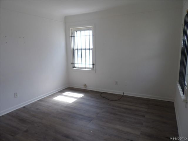 12144 Auburn Street, Detroit, MI 48228