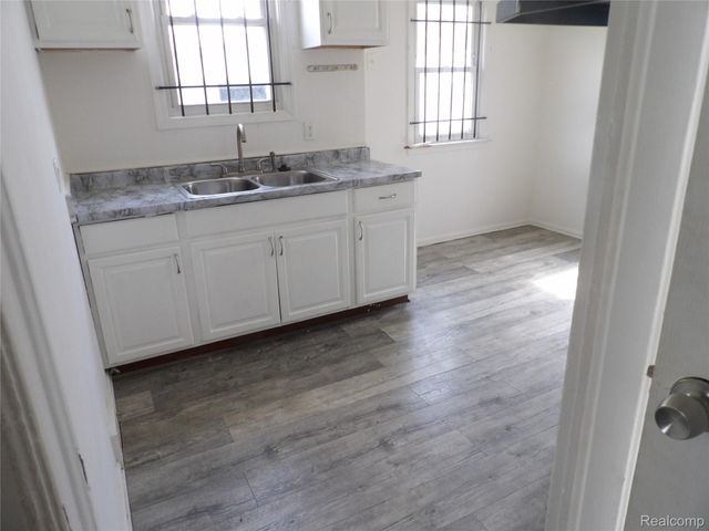 12144 Auburn Street, Detroit, MI 48228