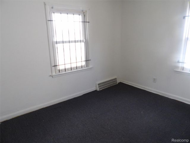 12144 Auburn Street, Detroit, MI 48228