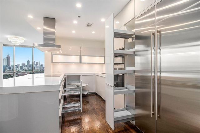 270 17th NW Street 2501, Atlanta, GA 30363