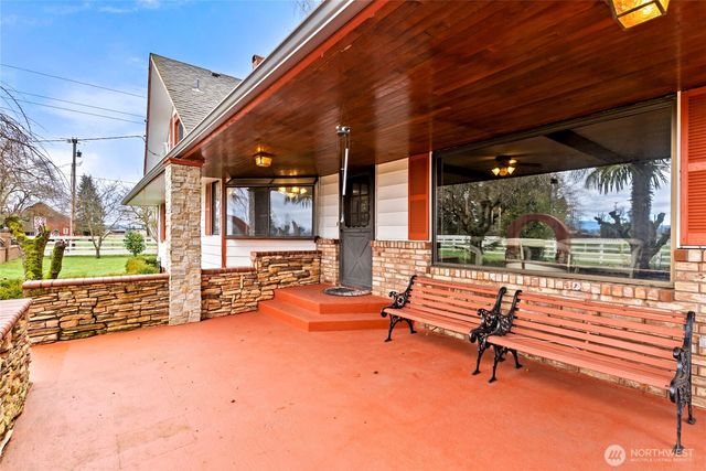 21304 SE 448th Street, Enumclaw, WA 98022