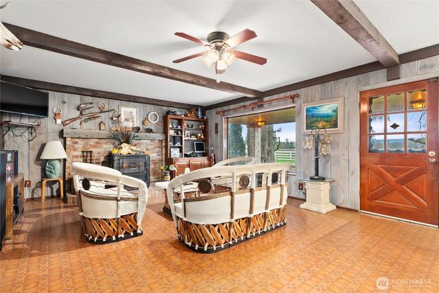 21304 SE 448th Street, Enumclaw, WA 98022