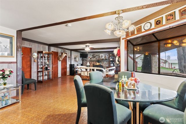 21304 SE 448th Street, Enumclaw, WA 98022