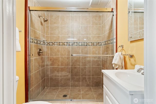 21304 SE 448th Street, Enumclaw, WA 98022