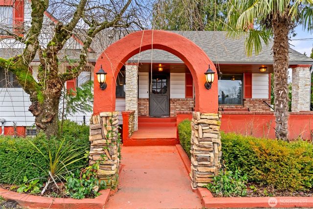 21304 SE 448th Street, Enumclaw, WA 98022