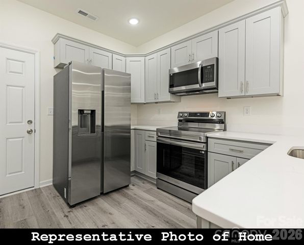 962 S Hoskins Road, Charlotte, NC 28208