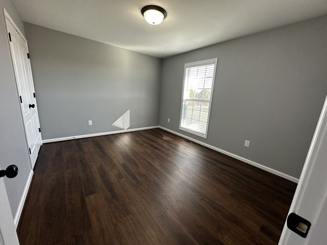 24 Henkle Ln, Loretto, TN 38469