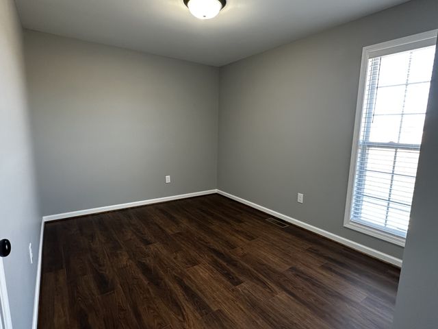 24 Henkle Ln, Loretto, TN 38469