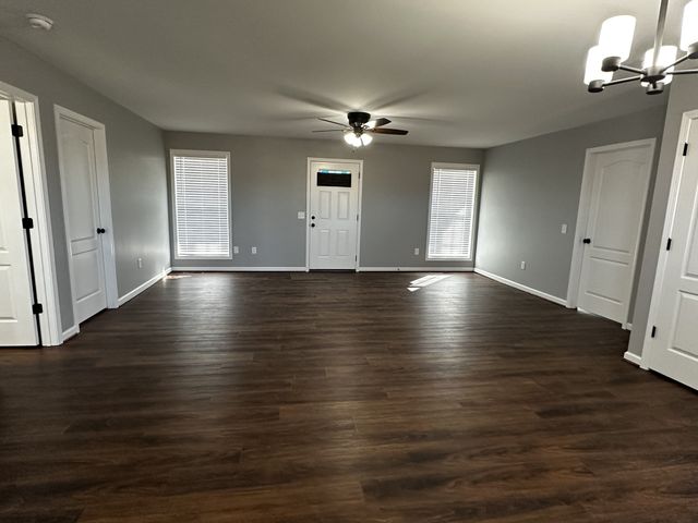 24 Henkle Ln, Loretto, TN 38469