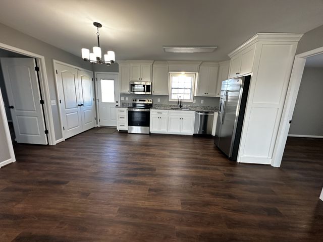 24 Henkle Ln, Loretto, TN 38469