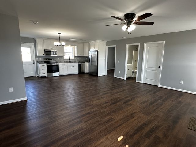 24 Henkle Ln, Loretto, TN 38469