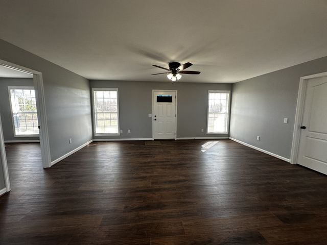 24 Henkle Ln, Loretto, TN 38469