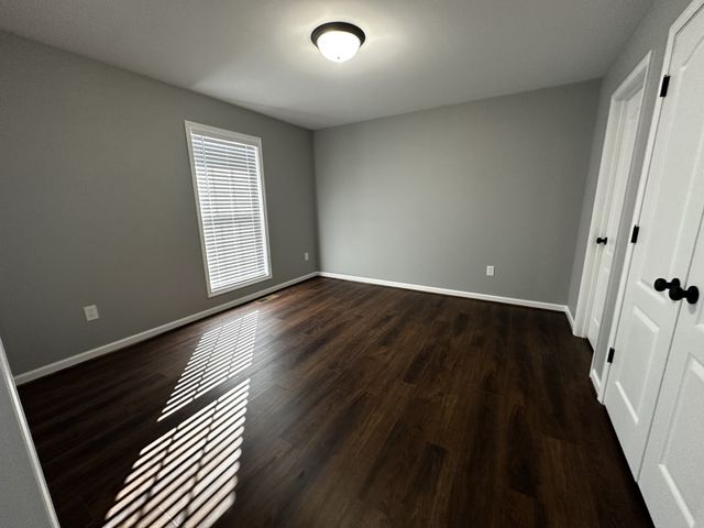 24 Henkle Ln, Loretto, TN 38469