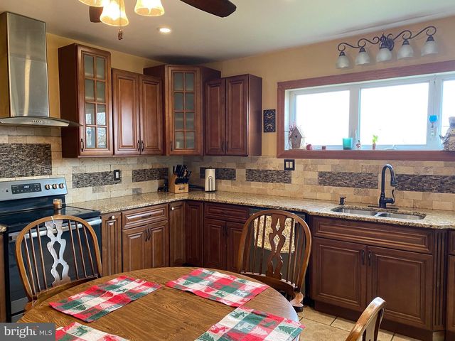 102 BRIDGETON RD, Elmer, NJ 08318