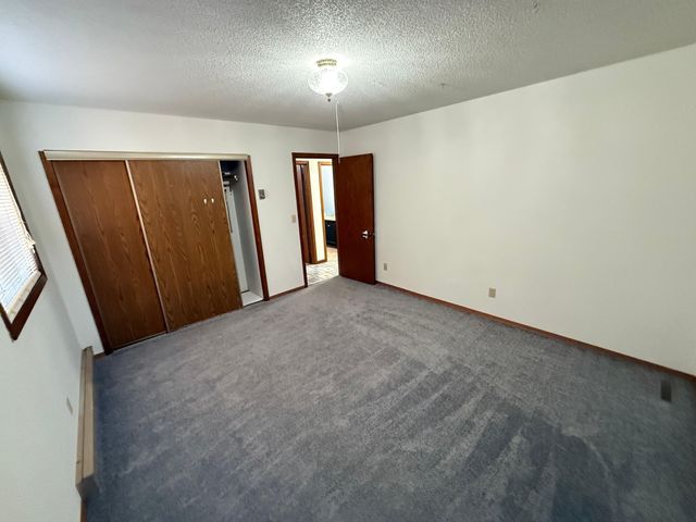 180 6th Street, Walnut Grove, MN 56180