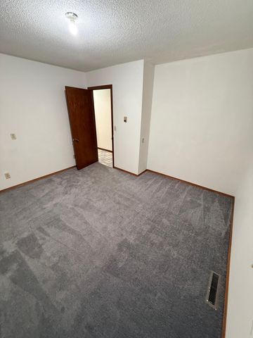 180 6th Street, Walnut Grove, MN 56180