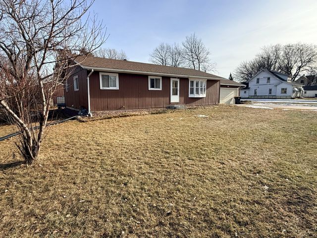 180 6th Street, Walnut Grove, MN 56180