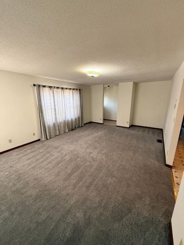 180 6th Street, Walnut Grove, MN 56180