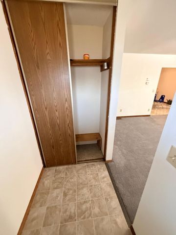 180 6th Street, Walnut Grove, MN 56180