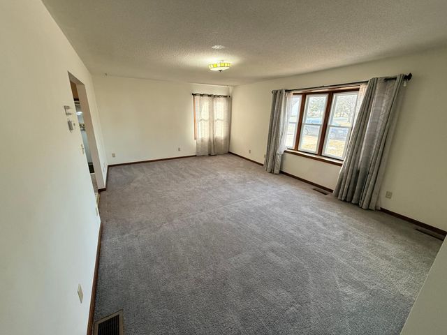 180 6th Street, Walnut Grove, MN 56180