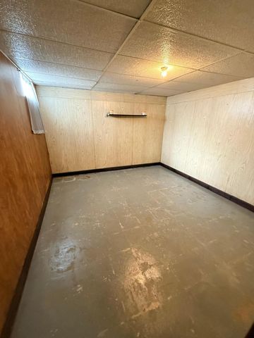 180 6th Street, Walnut Grove, MN 56180