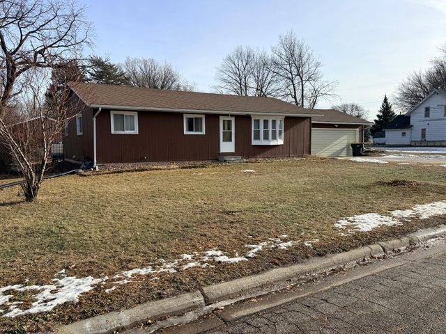 180 6th Street, Walnut Grove, MN 56180