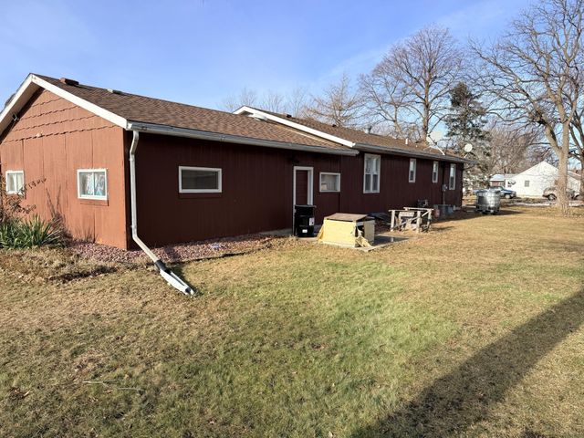 180 6th Street, Walnut Grove, MN 56180