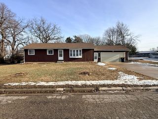 180 6th Street, Walnut Grove, MN 56180