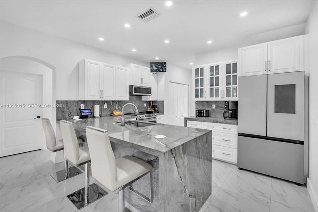 15965 SW 98th St, Miami, FL 33196