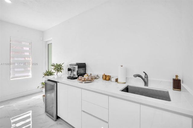 15965 SW 98th St, Miami, FL 33196