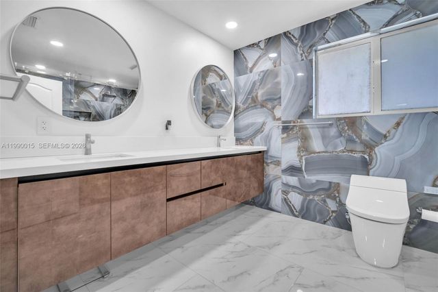 15965 SW 98th St, Miami, FL 33196