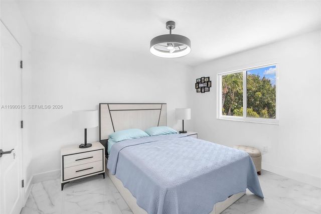 15965 SW 98th St, Miami, FL 33196