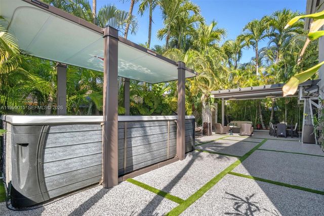 15965 SW 98th St, Miami, FL 33196