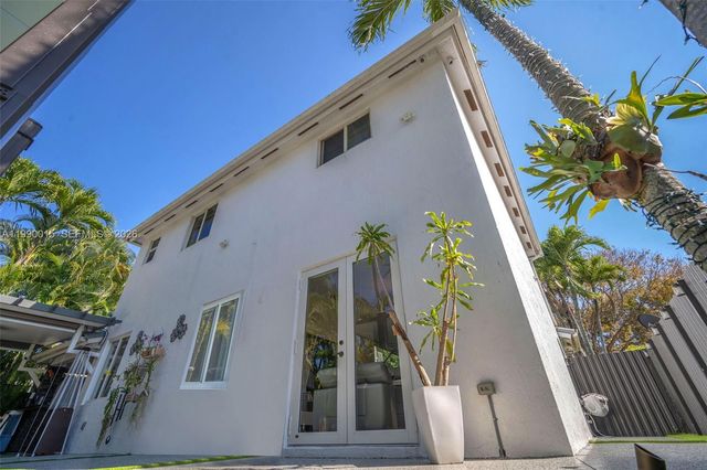 15965 SW 98th St, Miami, FL 33196